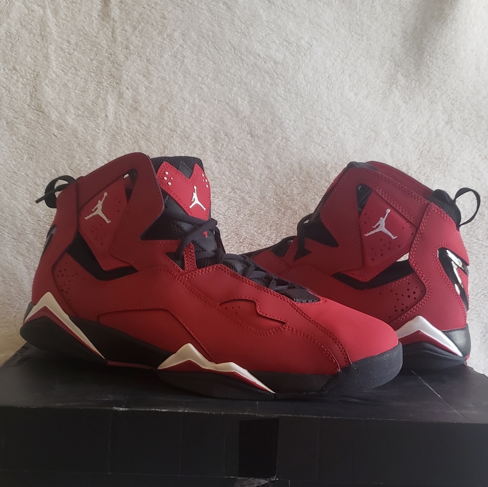 NIB 2015 Jordan True Flight Gym Red/White-Black